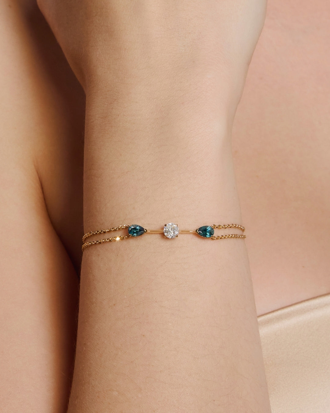Studio Three Stone Bracelet Sapphire Diamond
