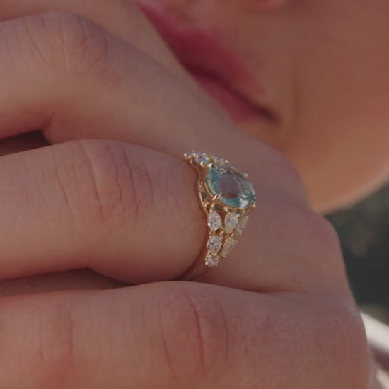 Video Sapphire Ring With Diamonds Worn