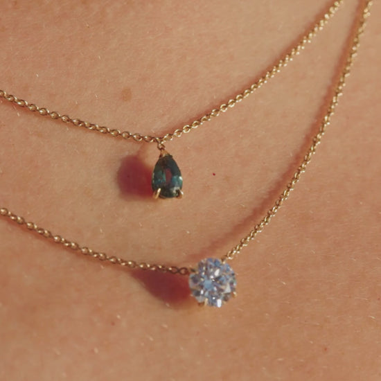 Video Diamond Necklace Soltitaire