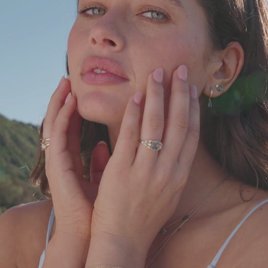Video Cocktail Ring Sapphire Diamonds