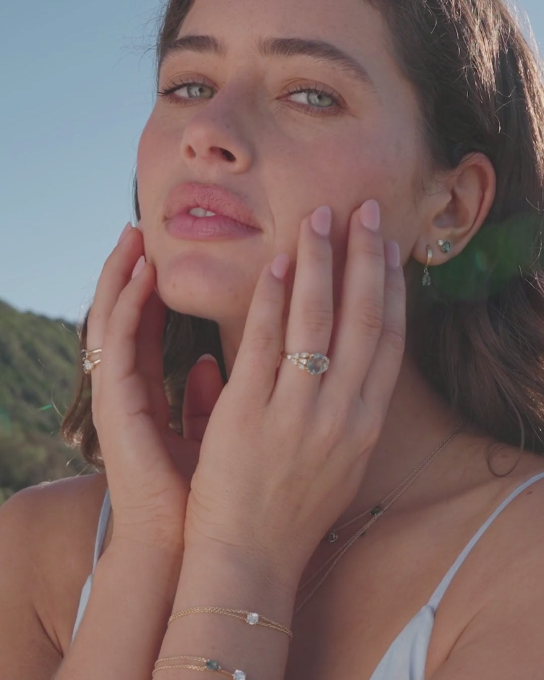 Video Cocktail Ring Sapphire Diamonds